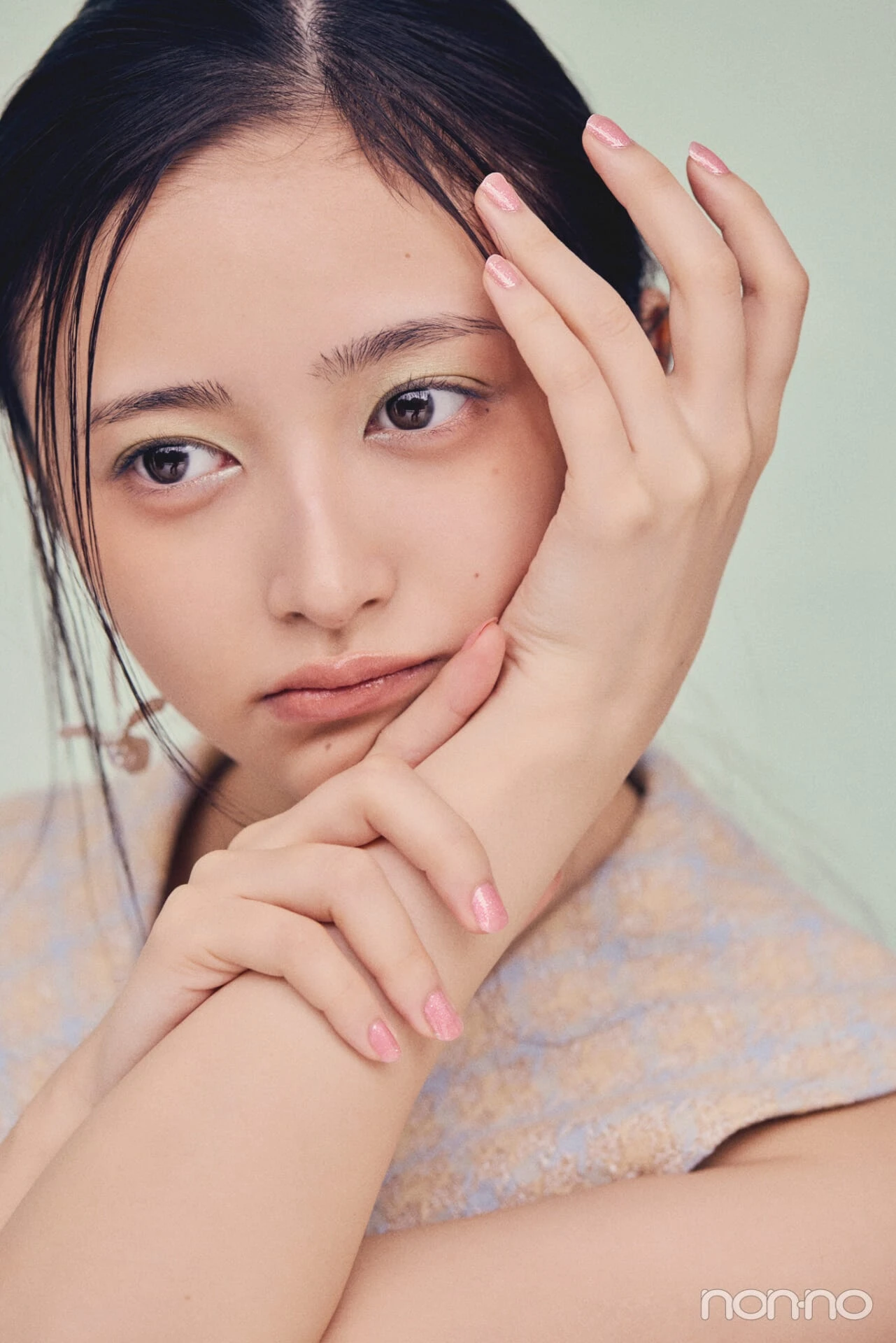 井上和のオーロラネイルの仕上がりカット