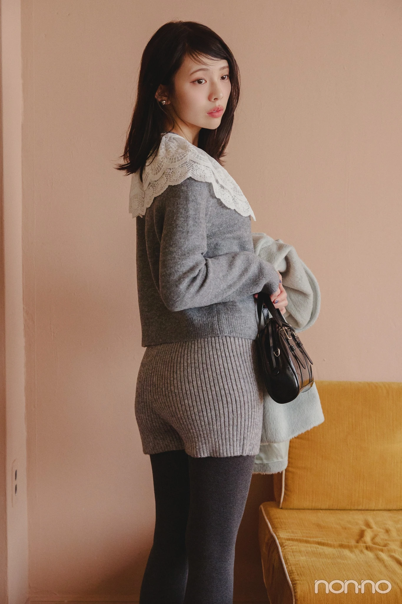 GRLのグレーのニットショートパンツ