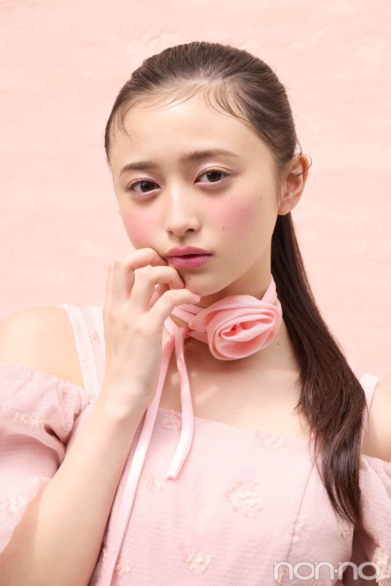 井上和にリクエストメイクピンクメイク編の仕上がりカット