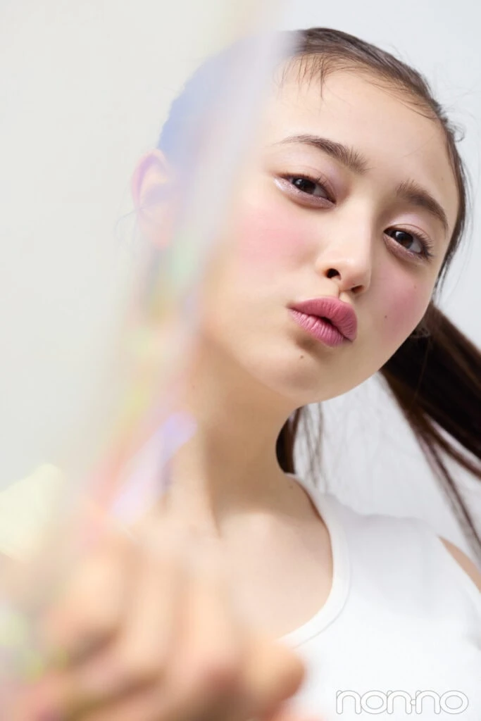 井上和にリクエストメイクピンクメイク編CHEEK&LIPのイメージカット2