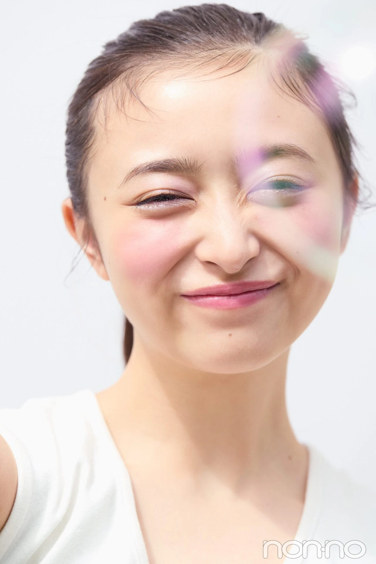 井上和にリクエストメイクピンクメイク編のEYEイメージカット