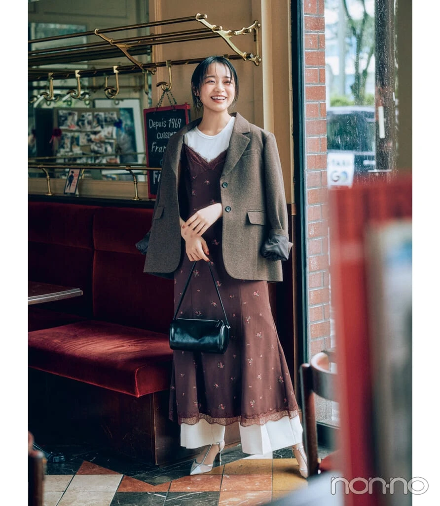林芽亜里の11月のランジェリー風キャミワンピコーデ3