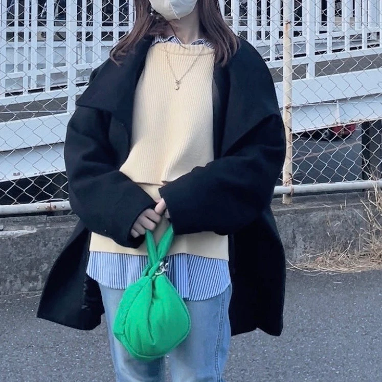 MOUSSYの黒いコートを使った大学生冬コーデ