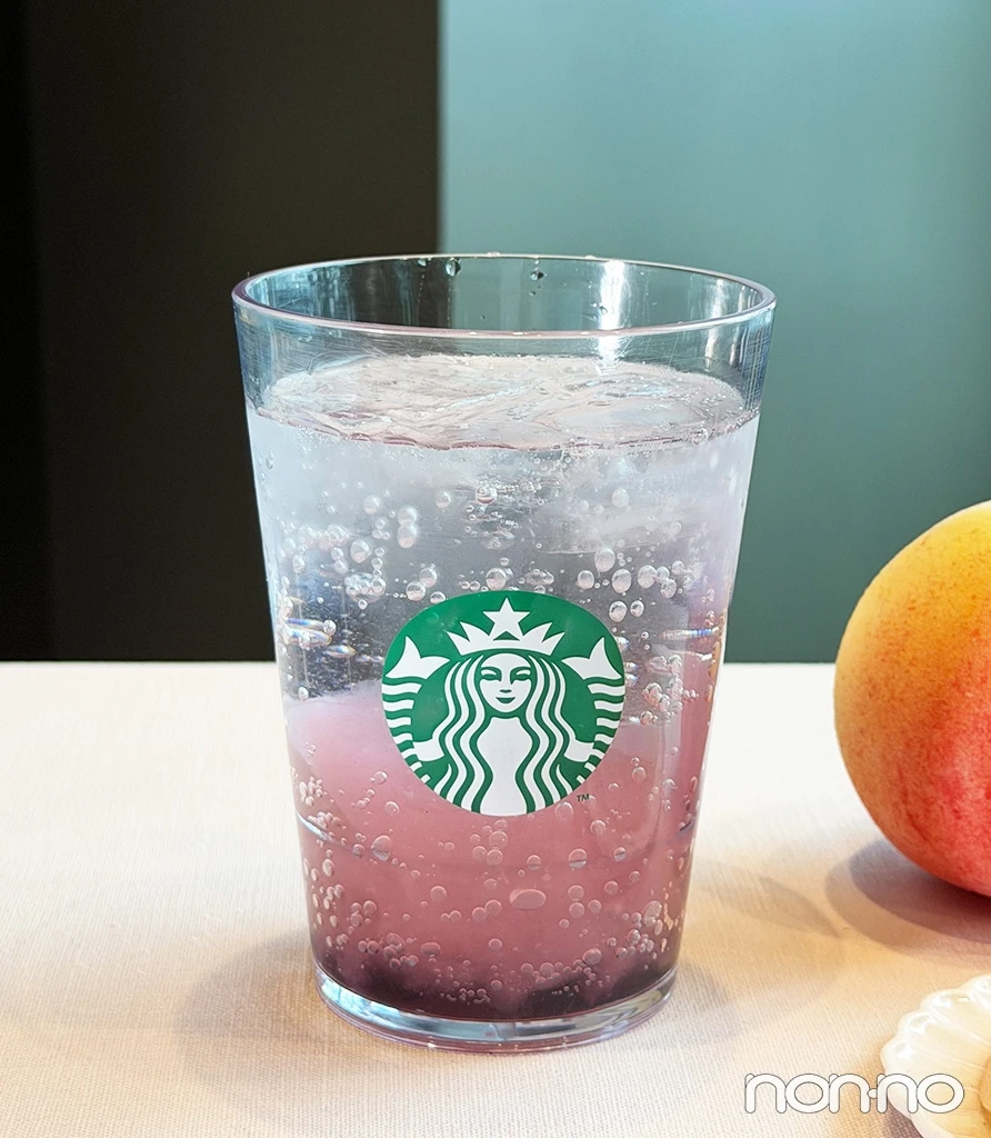 スタバ新作 桜 咲くよ 白桃 ソーダ