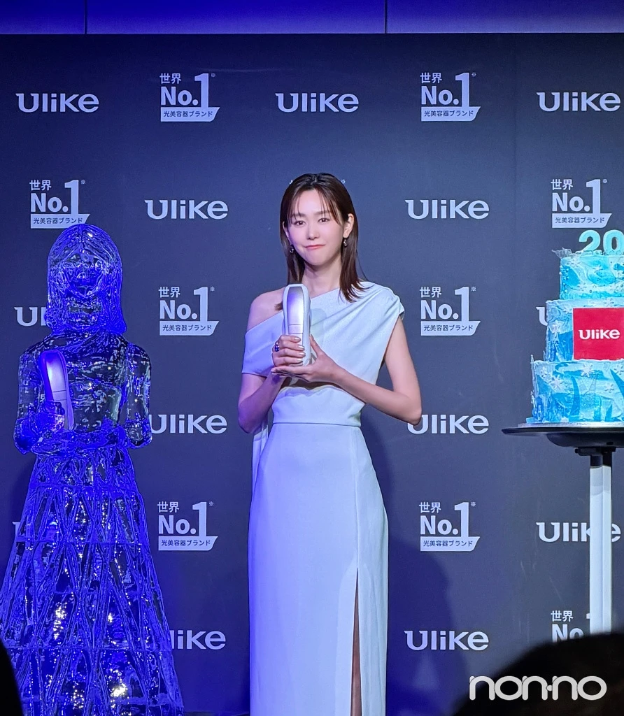 氷像とケーキで、Ulike新アンバサダー就任と芸能活動20周年をお祝い!