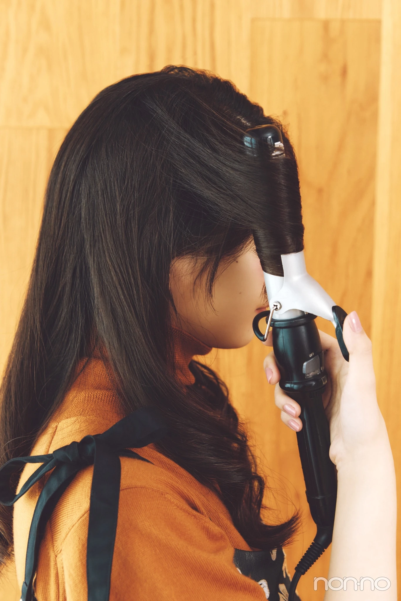 小坂菜緒のヘアアレ14daysのコロネ巻きのプロセス①