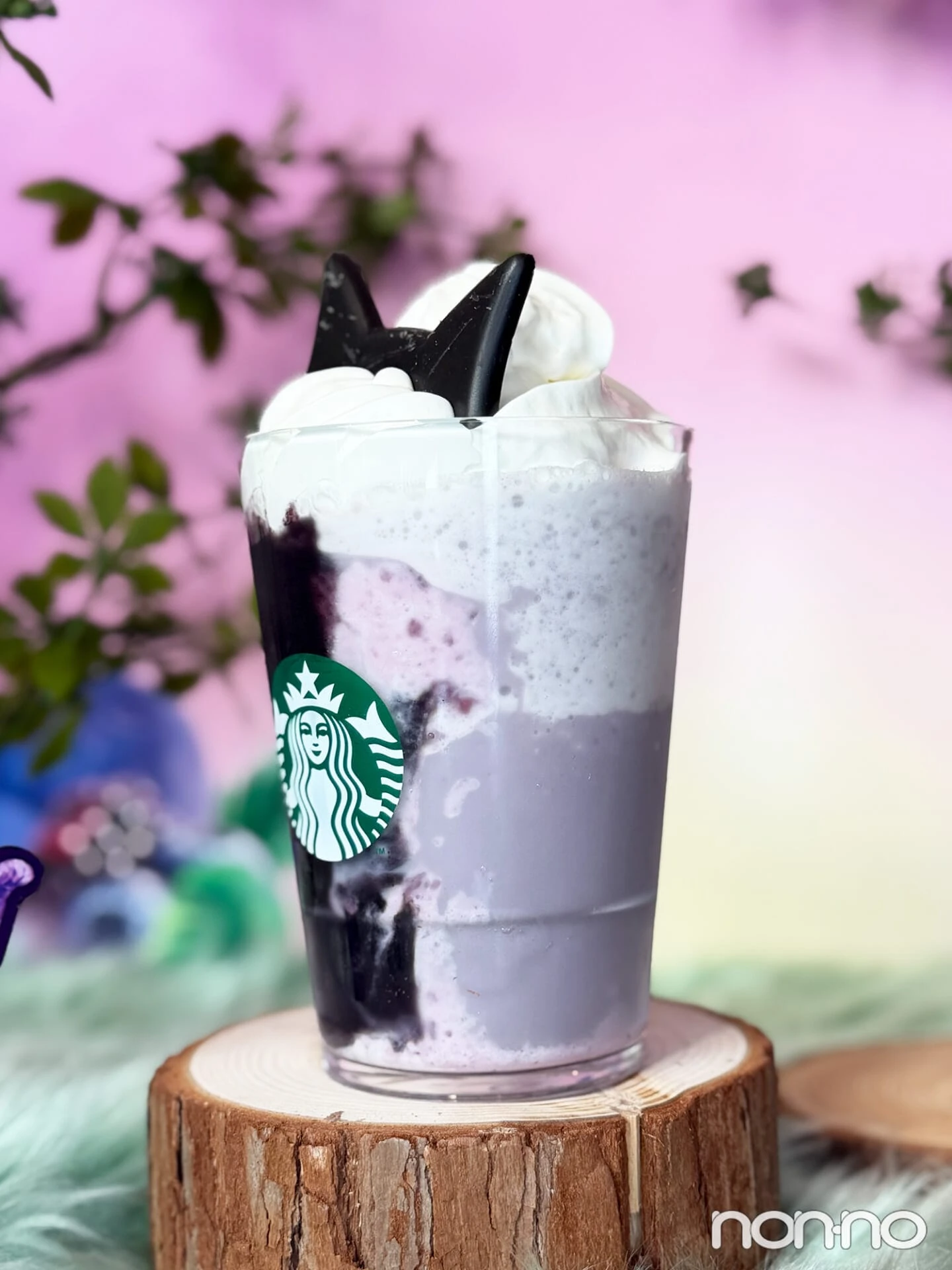 黒猫耳のブラックベリー ヨーグルト フラペチーノ®のブルーベリーヨーグルト部分
