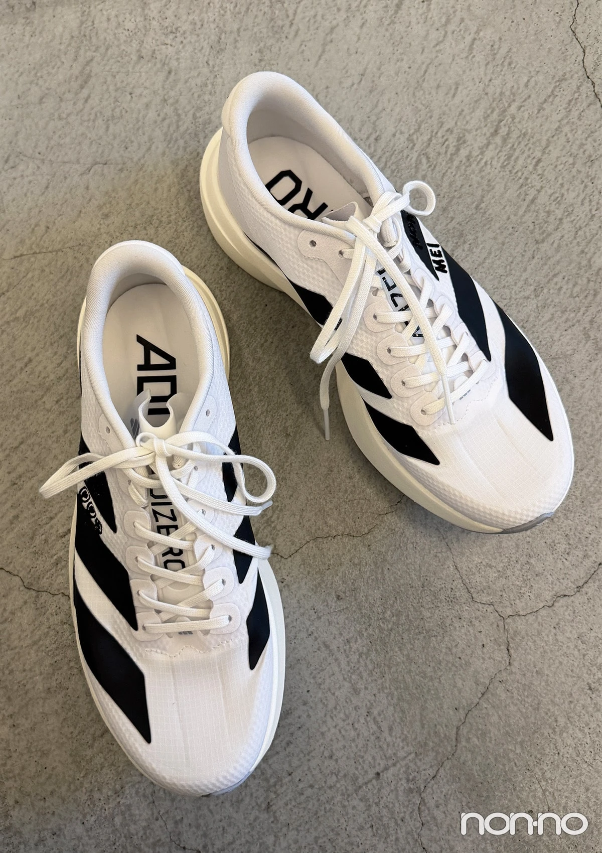 アディダスのランニングシューズ「EVO SL WOVEN」