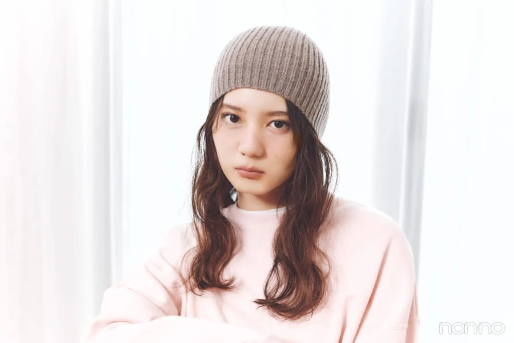 小坂菜緒のヘアアレ14daysのニット帽アレンジのアザーカット