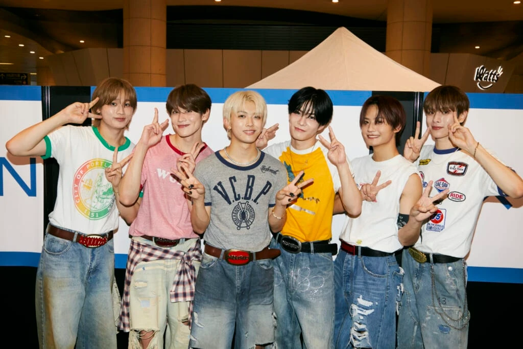 リリースイベントに登場したDXTEENの集合写真