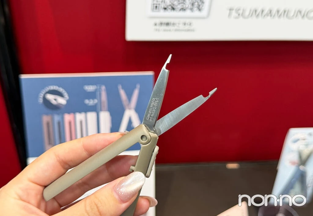 【トレンド部門の優秀賞】サンスター文具株式会社の「スティッキールはさみ ツマムノ」