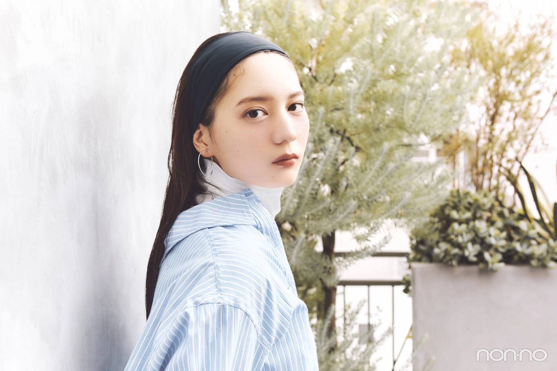 小坂菜緒のヘアアレ14daysのターバンアレンジのアザーカット