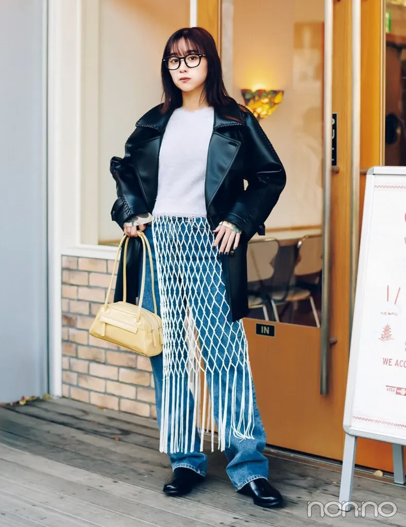堀田真由の大学生1週間コーデ、月曜日のレザースタイル