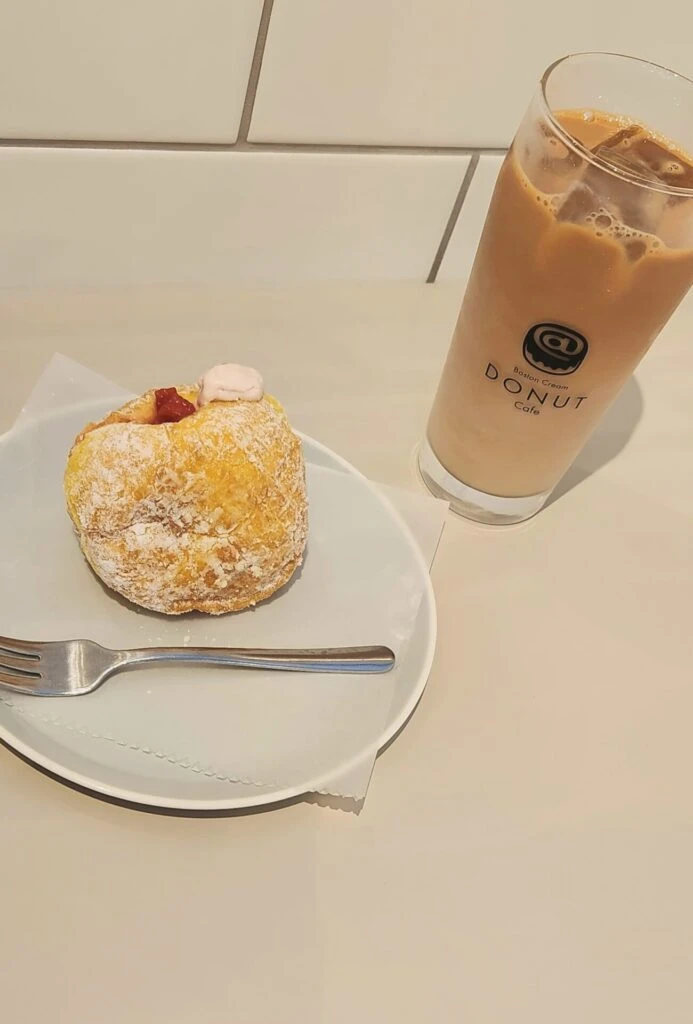 いちご 生ドーナツとミルクティー アットドーナツ 大須店 限定