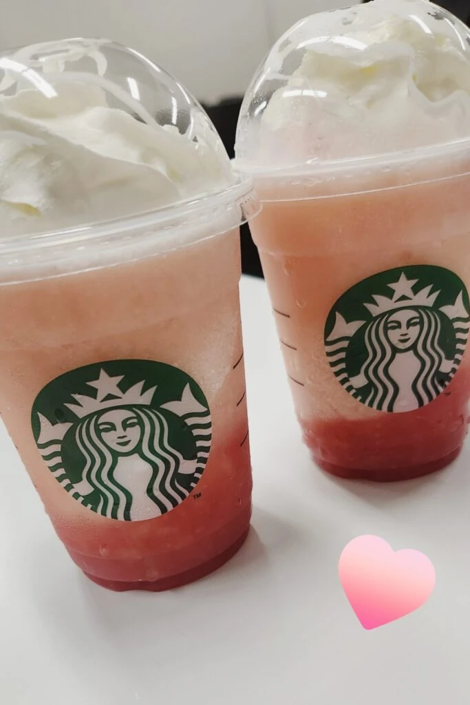 スタバ新作 桃