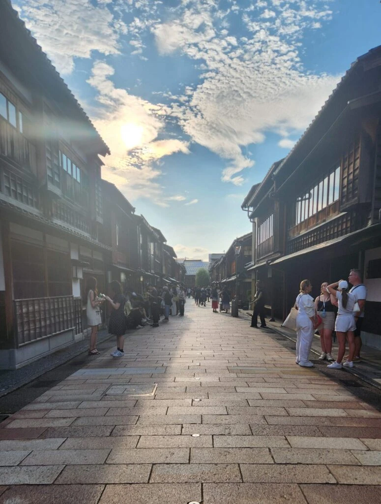 ひがし茶屋街 伝統的 町 文化 金沢