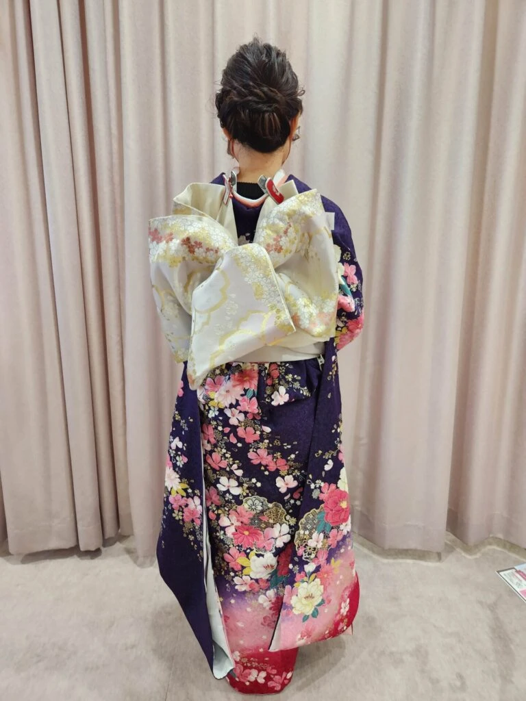振袖 試着 ヘアセット 後ろ姿