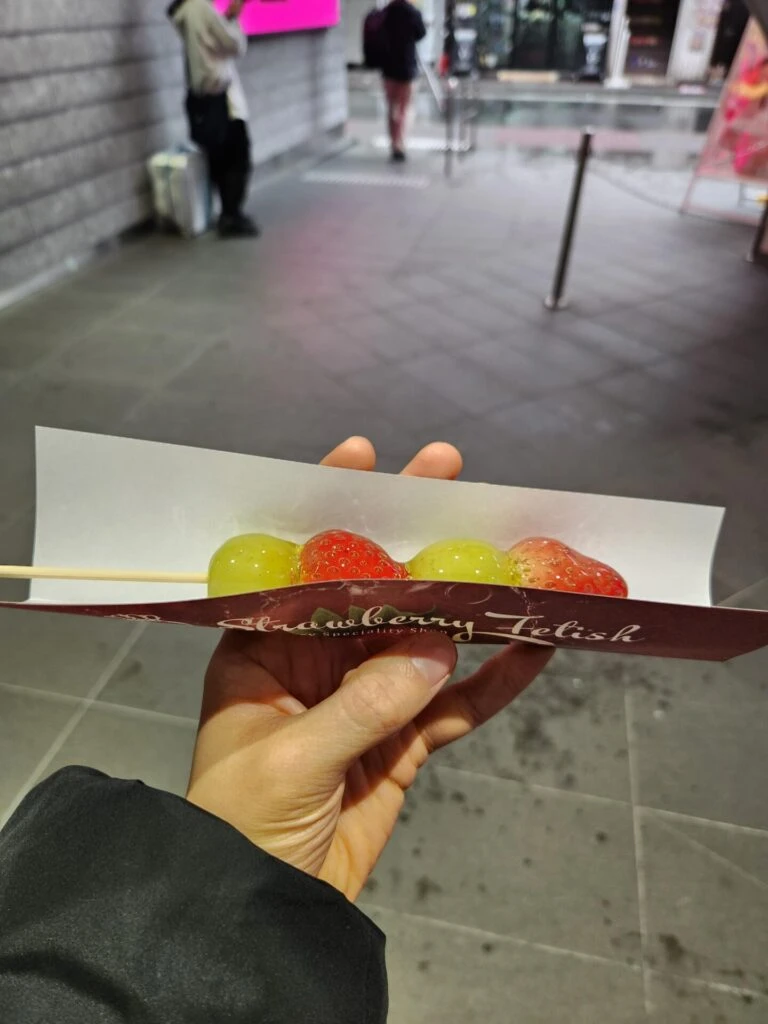 ストロベリーフェチ いちごぶどう飴 大須