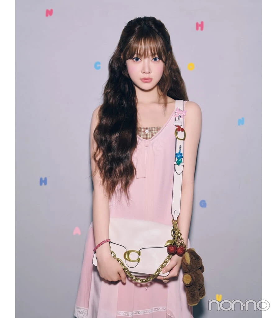 HONG EUNCHAE(LE SSERAFIM)モデルカット5-2