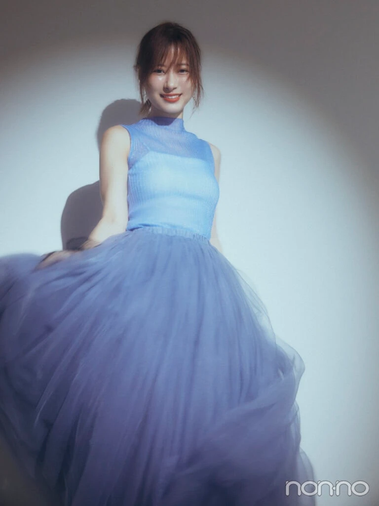 モーニング娘。’25生田衣梨奈さんがスカートを翻しているカット