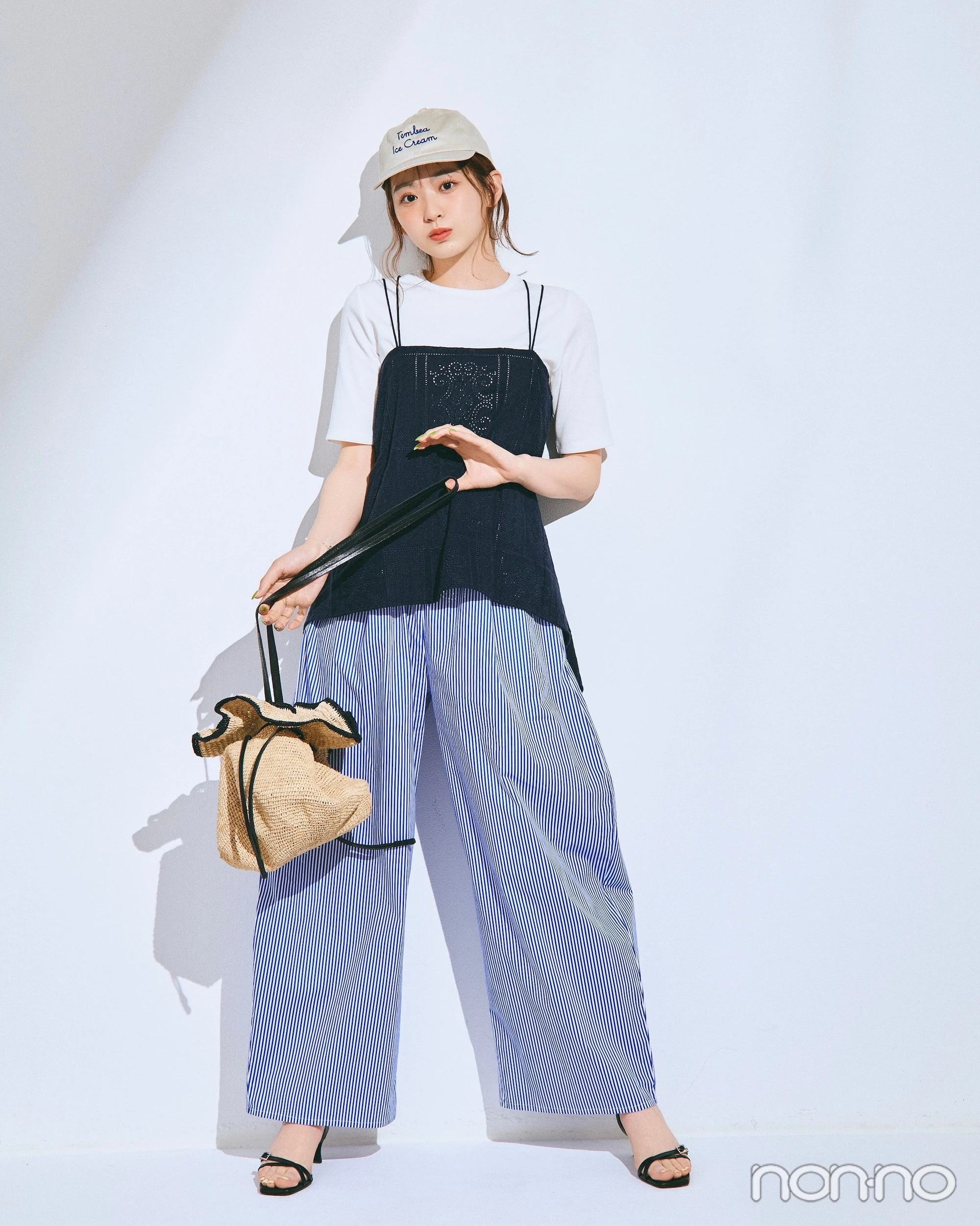 気温30度の日の機能性白Tシャツコーデ