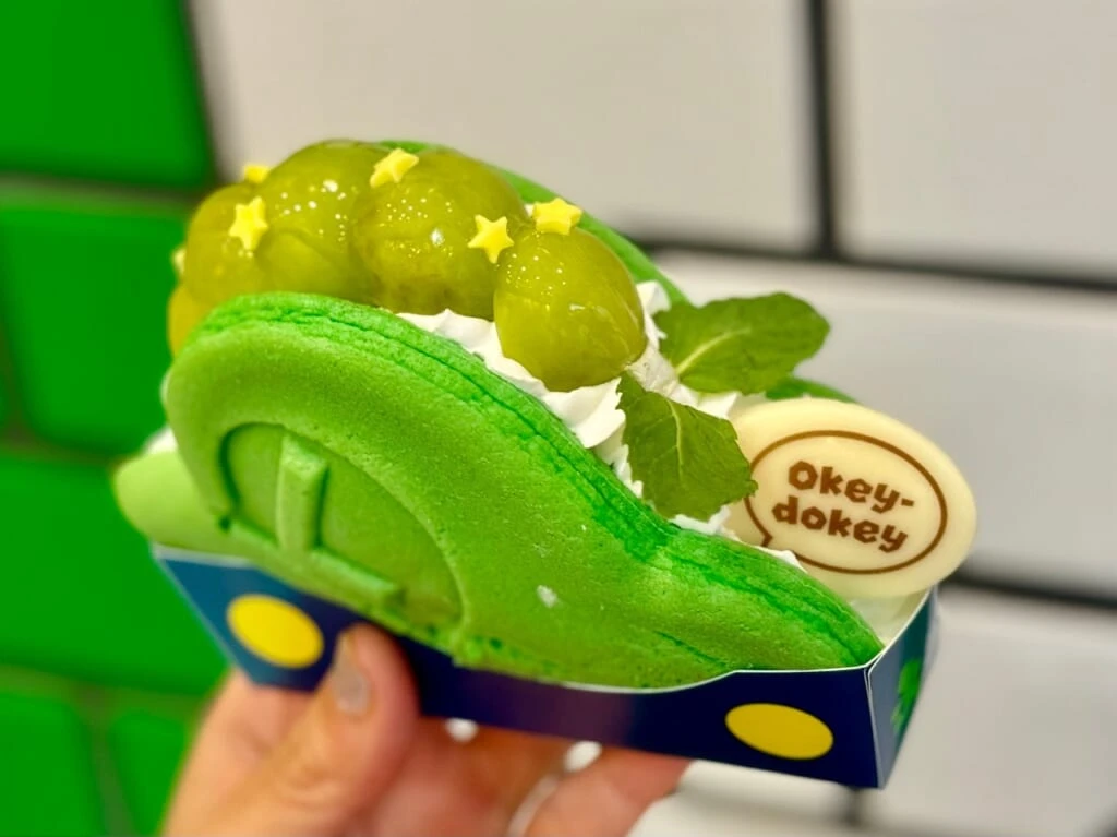 パンケーキ・サンド ルイージの帽子 ~ぶどうのレアチーズケーキ~