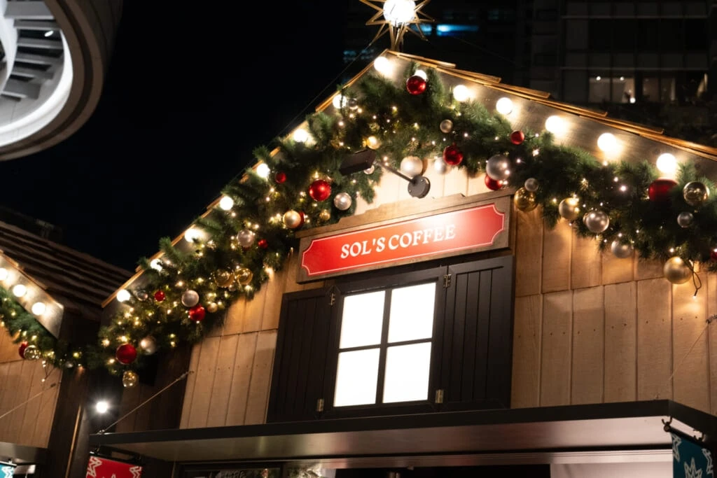 麻布台ヒルズ クリスマスマーケット　SOL'S COFFEE　外観