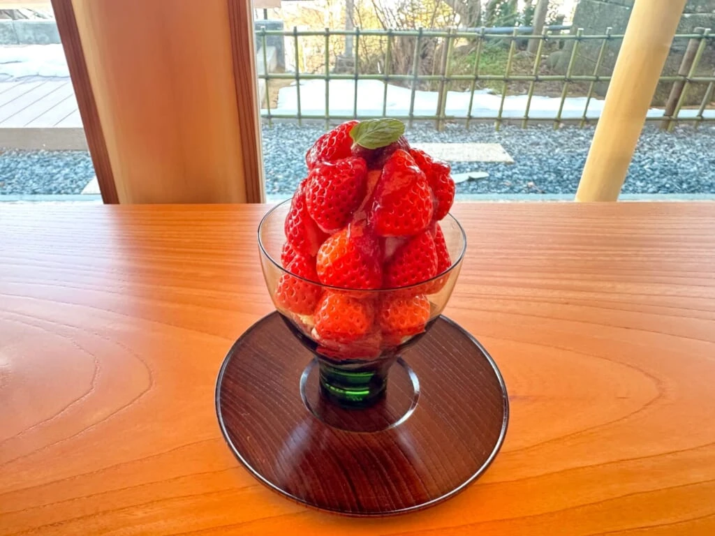 無碍山房 福井　いちごパフェ