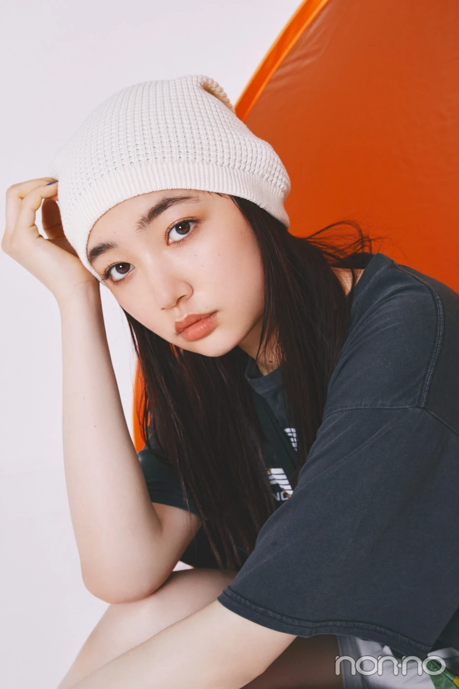ビーニーを被った小宮山莉渚