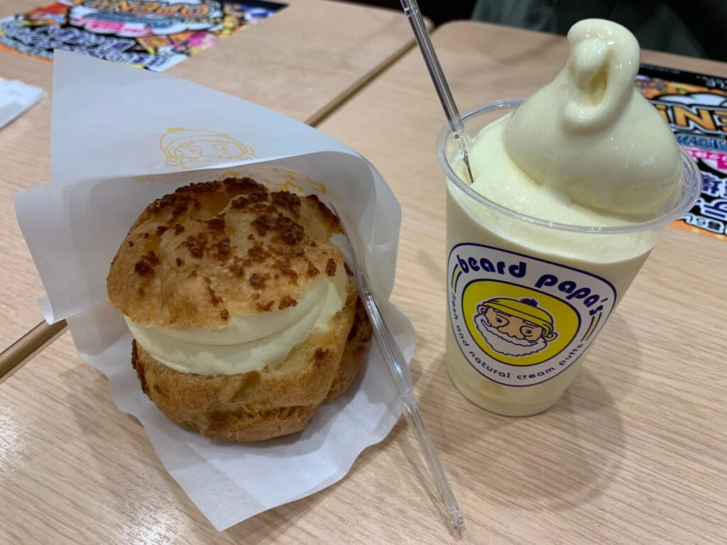 ビアードパパ　限定メニュー　クッキーシューソフトと特製カスタードソフト