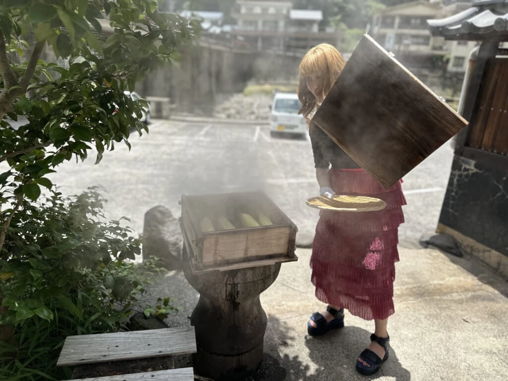 熊本県小国町 蒸し場で蒸されていた「とうもろこし」