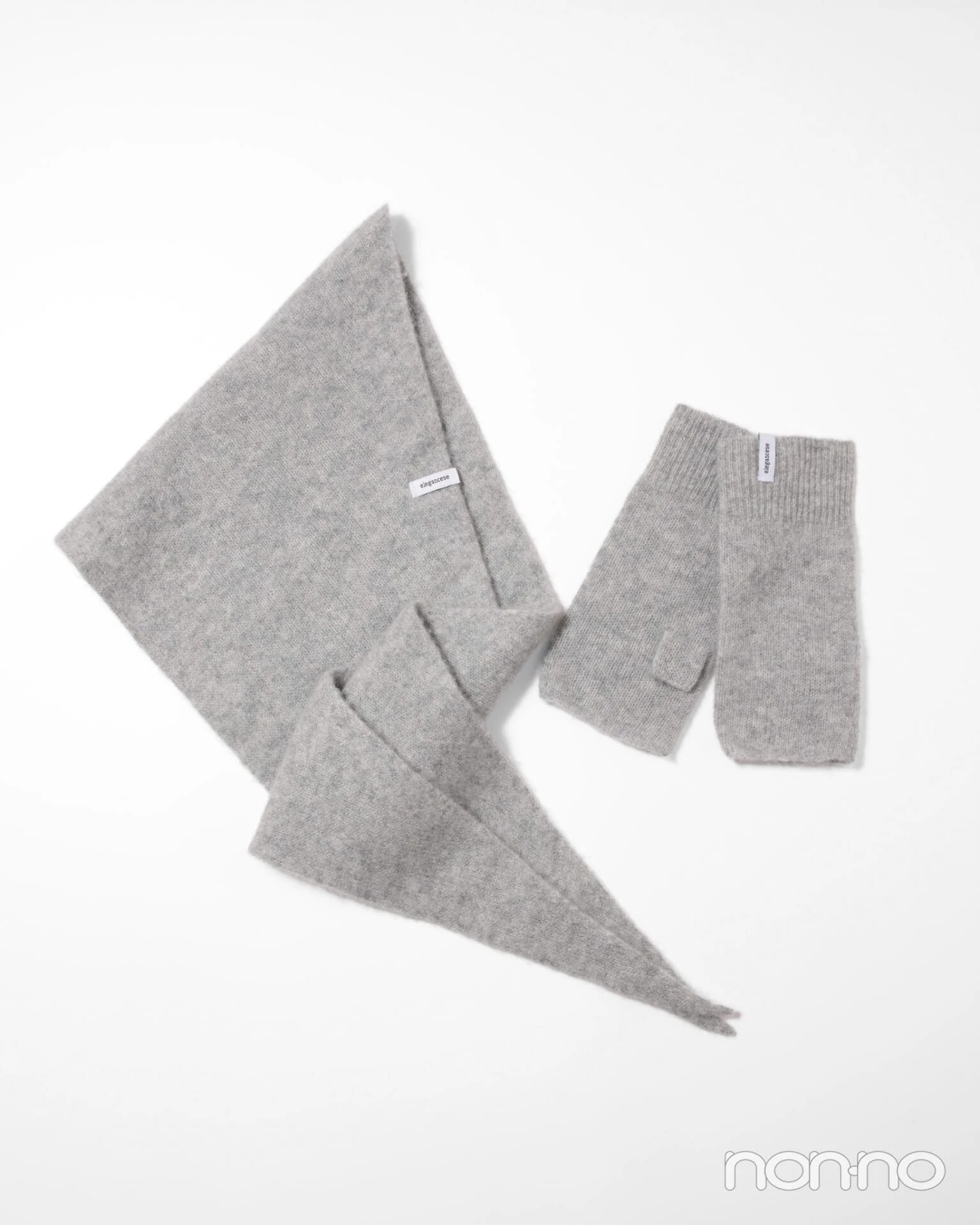 elegancese
「Sheer cashmere warmer short 25aw」「Sheer triangle scarf」のグレー