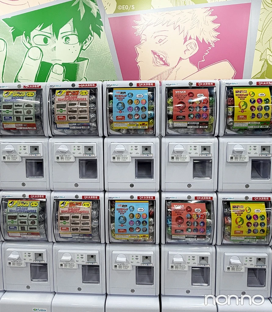 ミニ缶バッジやピンバッジのカプセルトイ