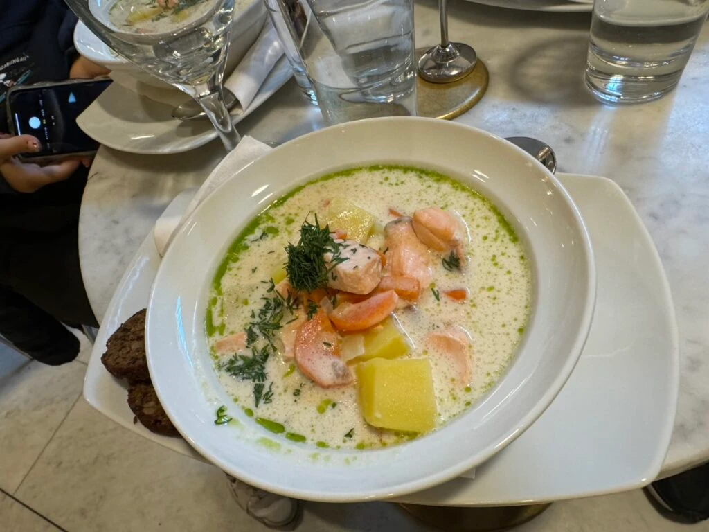 友野一希さんがヘルシンキで食べたサーモンスープ2