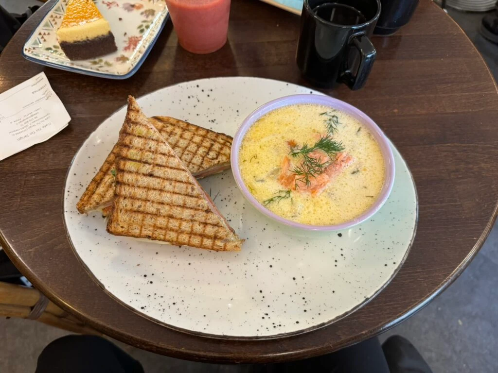 友野一希さんがヘルシンキで食べたサーモンスープ1