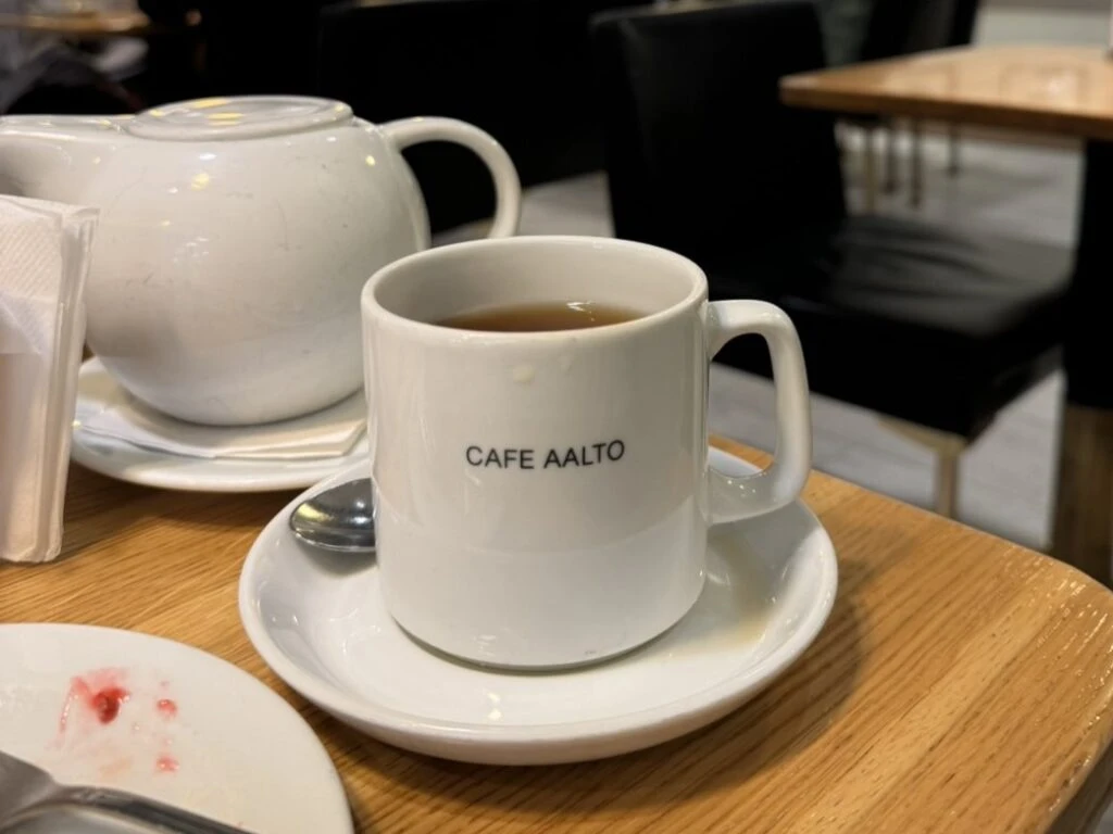 アカデミア書店のカフェ・アアルトのオリジナルカップ