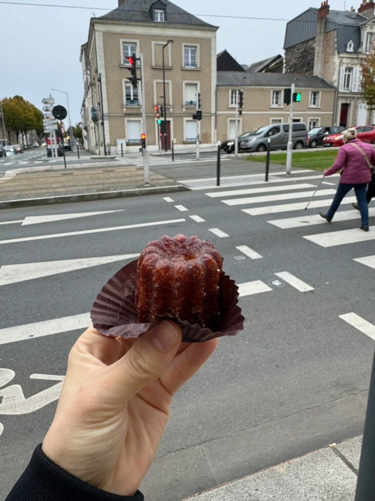 フランス大会で友野一希さんが食べたカヌレ
