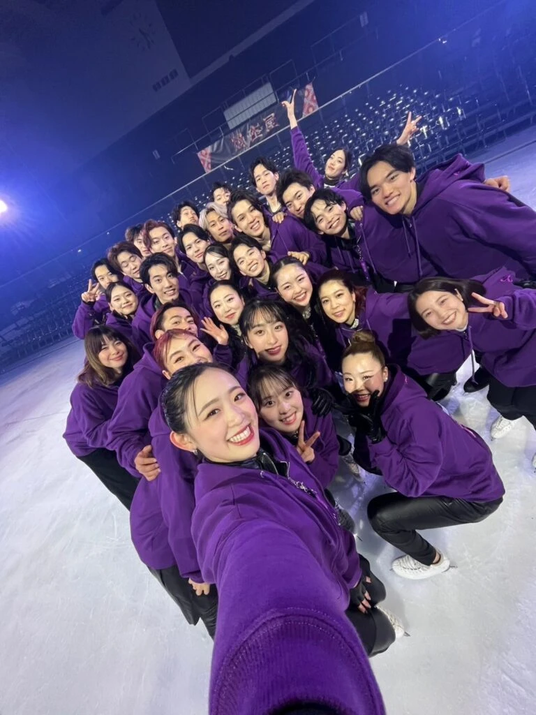 「滑走屋」キャスト、スタッフ集合写真