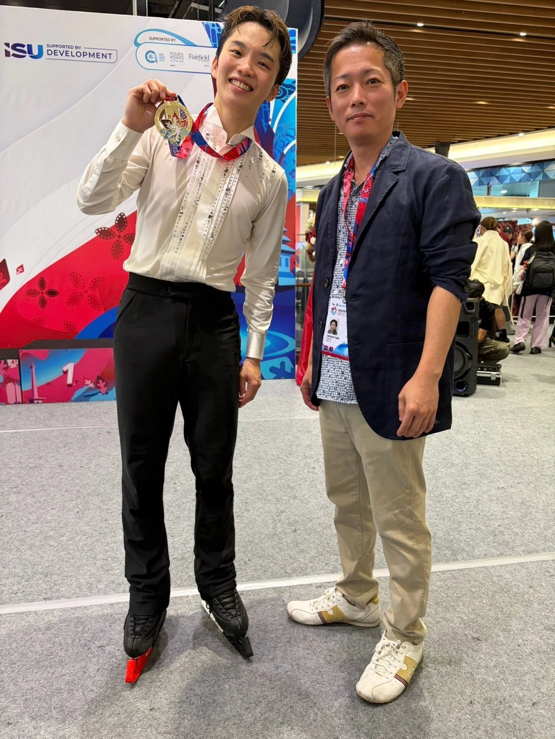 アジアンオープントロフィーでの友野一希さんと平池大人コーチ