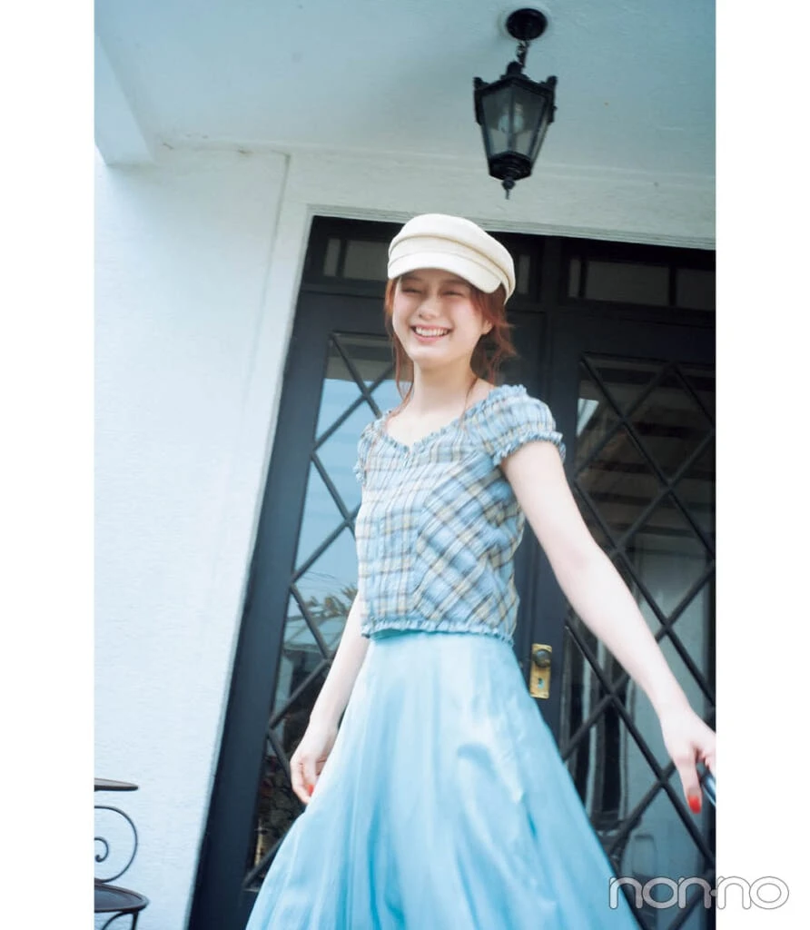 紺野彩夏のチェック柄メロ甘トップスコーデ