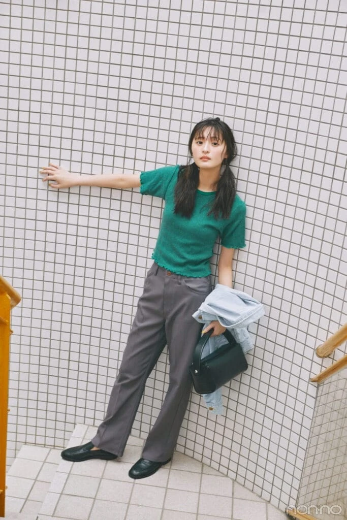 遠藤さくらのメロウボーダーTシャツの全身