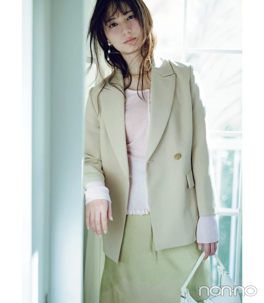 小坂菜緒の春ジャケットモデルカット2