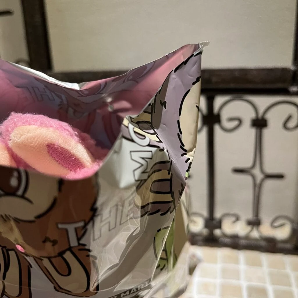 THE MONSTERS Exciting Macaron 開封の様子