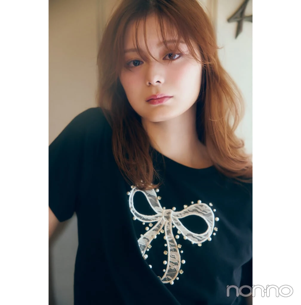 紺野彩夏のレース、リボンTシャツコーデ