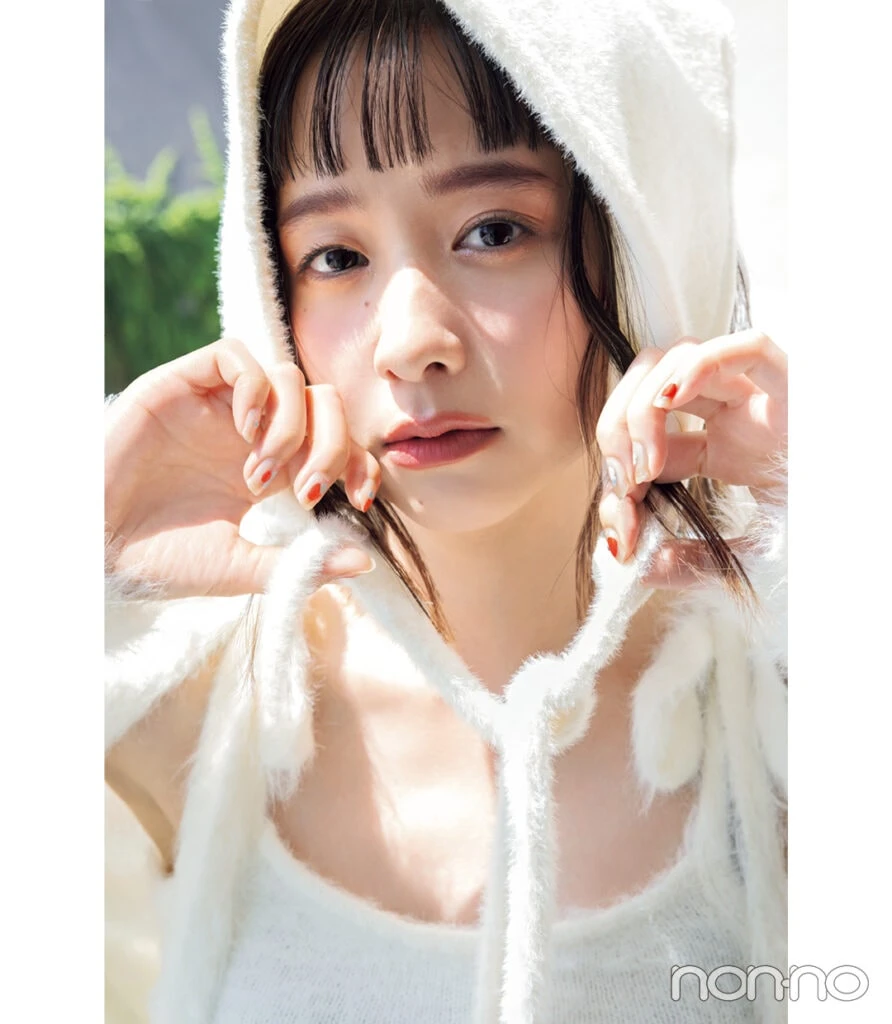 堀田真由のニット×ネイルモデルカット1-1