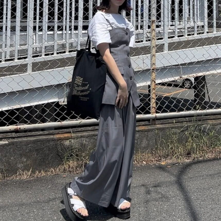 夏コーデ　チュニックビスチェ×モノトーン