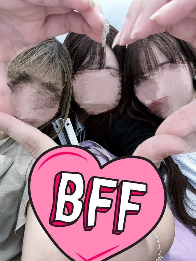 ハートの中に入れる 写真の撮り方 3人