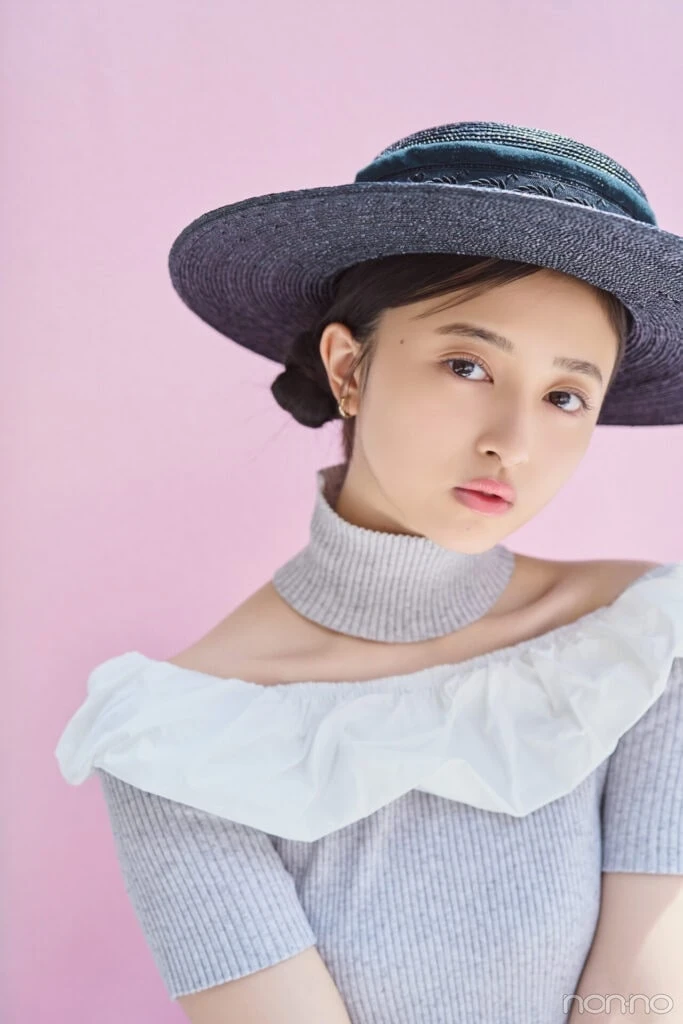 井上和のつば広ストローハット×ツインおだんごのバレエコアメインアザーカット