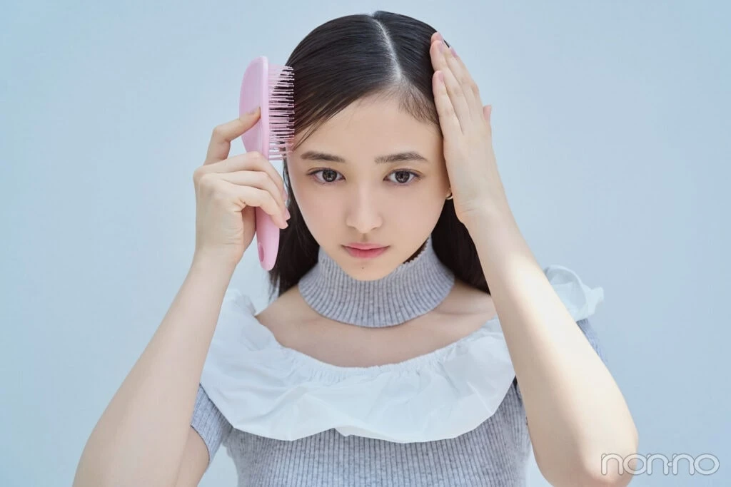 井上和のつば広ストローハット×ツインおだんごのバレエコアプロセス１