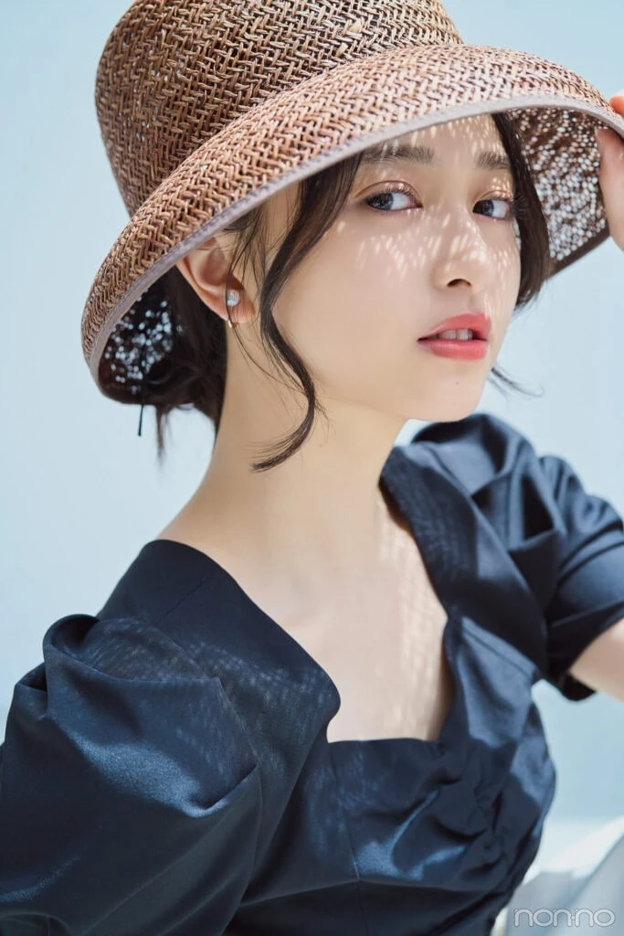 井上和の顔映えストローハット×ゆる巻きシニヨンメインカット